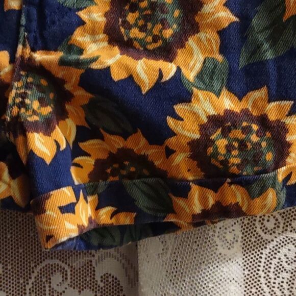 New Forever 21 Women's Size S Blue Yellow Sunflower print cuffed shorts zip - Picture 4 of 9